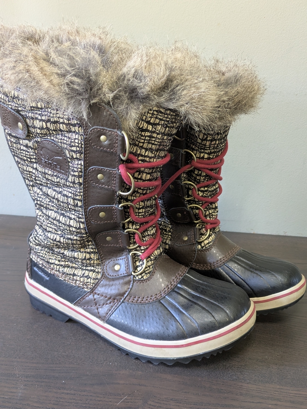 Women’s Sorel Snow Boots Womens 7.5 Tofino II Cordovan Brown Waterproof Fur Trim